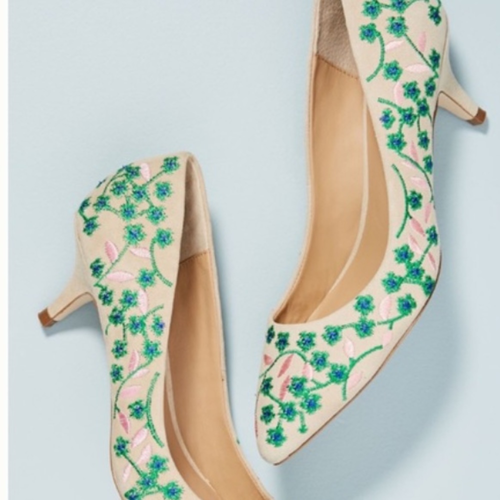 SOLD OUT 😇NEW CLOSET  ITEM Anthropology Floral Bine Kitten heels